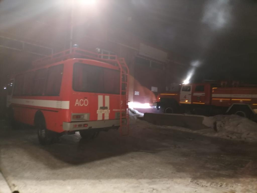 Фото Четыре человека погибли в ночном пожаре в Новосибирске 5